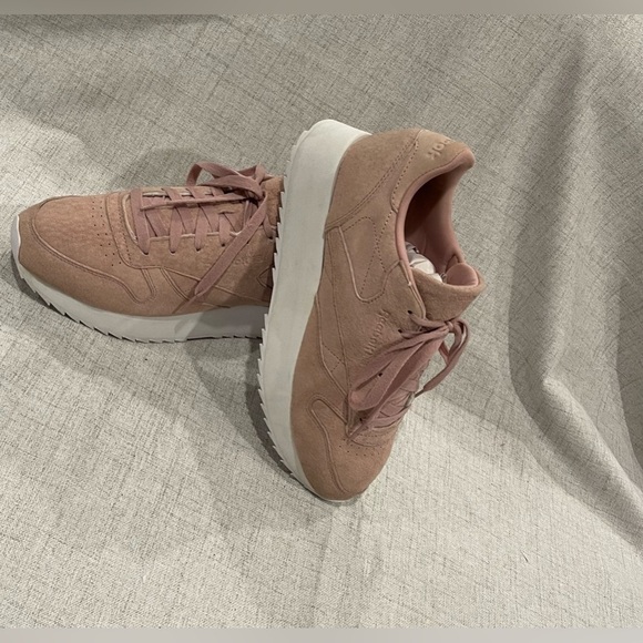 REEBOK leather suede classic double platform in pink dusty rose. Women’s 10.5. - Picture 11 of 14